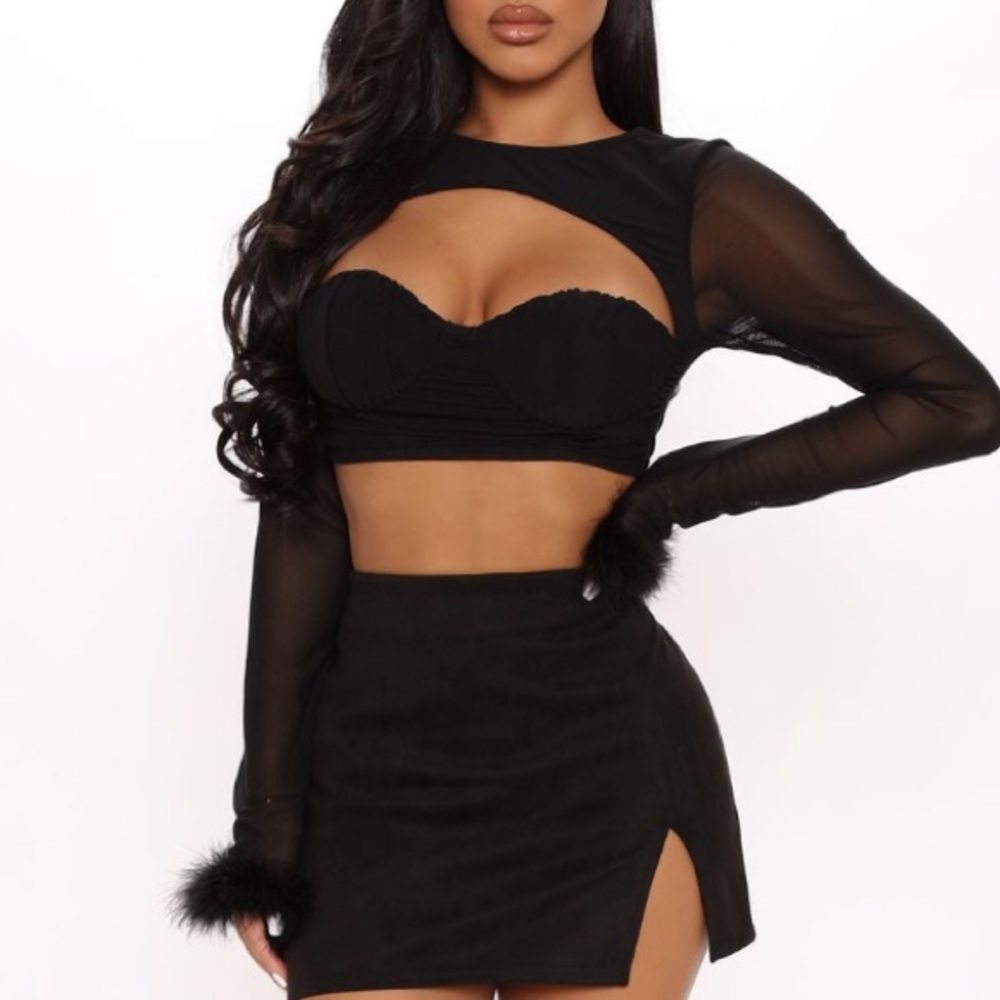 Fashionnova black fur crop top